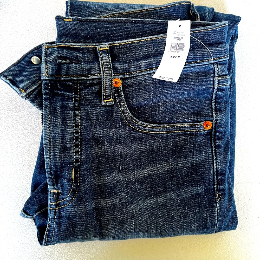 NEW WITH TAGS. Gap. 27